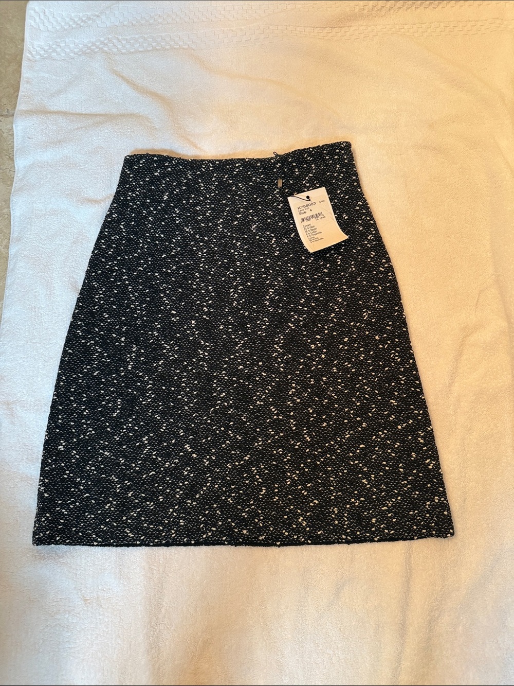 Classic St John Couture Knit Black Speckled A-Line Skirt